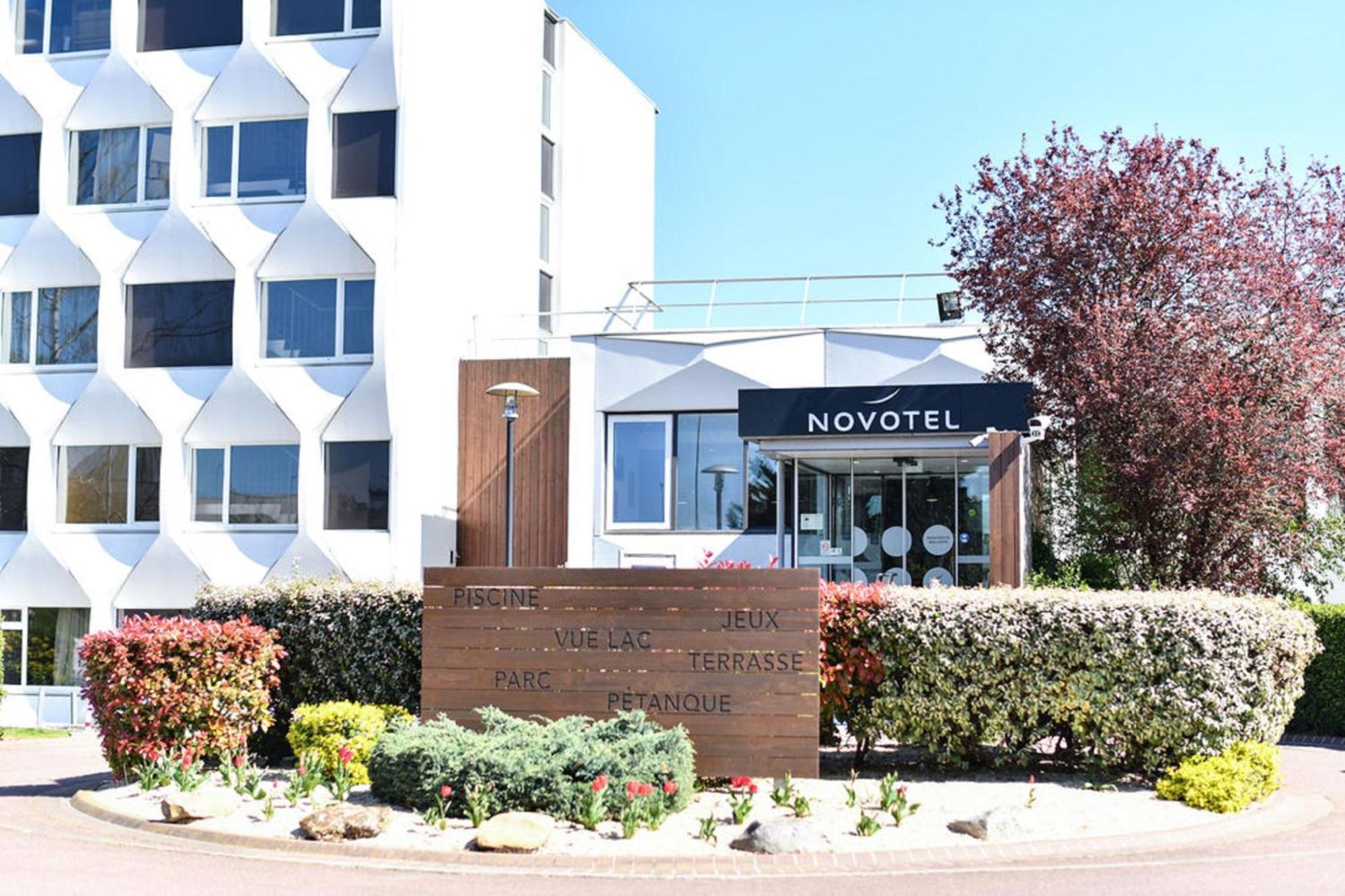 Novotel Paris Creteil Le Lac Exterior photo